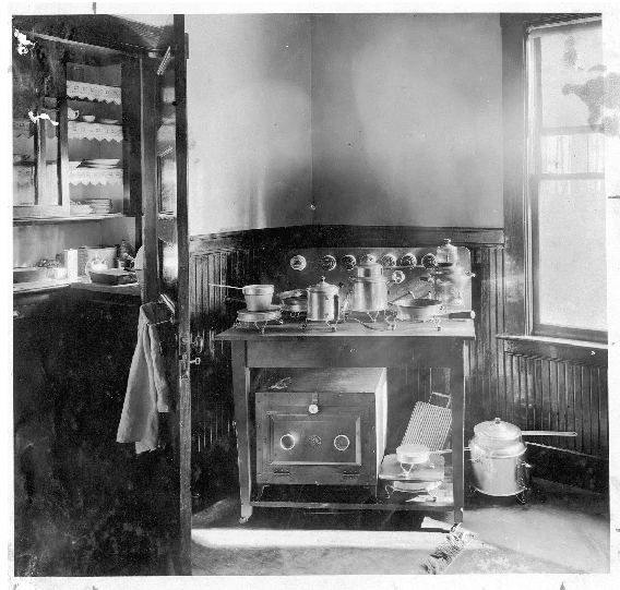 First all-electric kitchen in the home of Henry W. Hillman, GE Heating Devices manager.